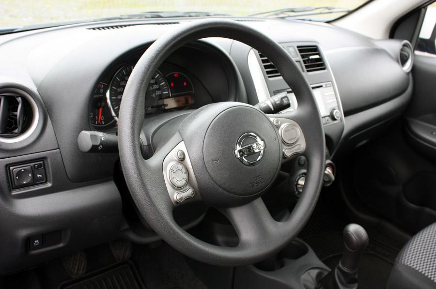  Nissan Micra 2015 года  (фото 22 из 37)